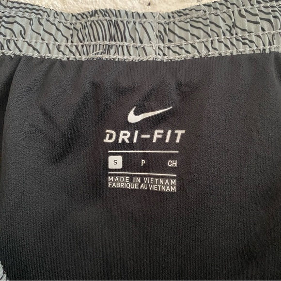 Nike Dri-Fit Women’s Running Shorts - Grey (Small) - Picture 3 of 5
